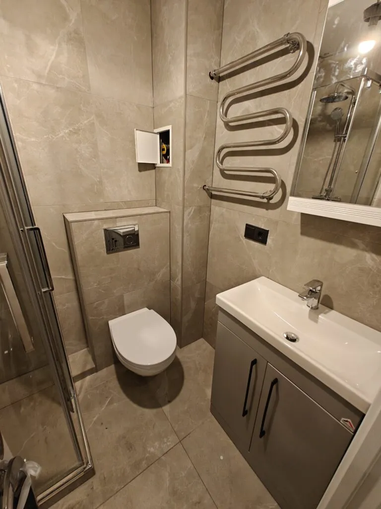 Dušo kabinos, klozeto, kriauklės montavimas